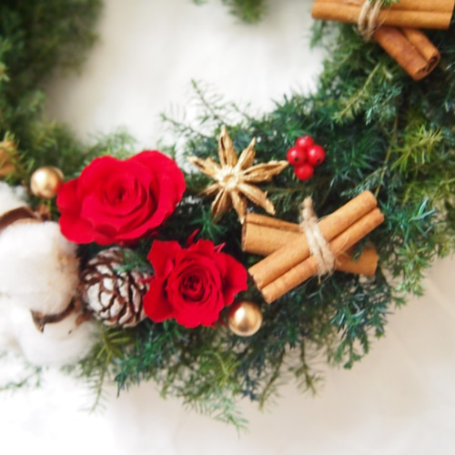 プリザーブドフラワーのまんまる王道クリスマスリース（27cm