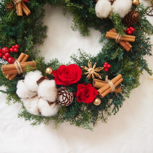 プリザーブドフラワーのまんまる王道クリスマスリース（27cm