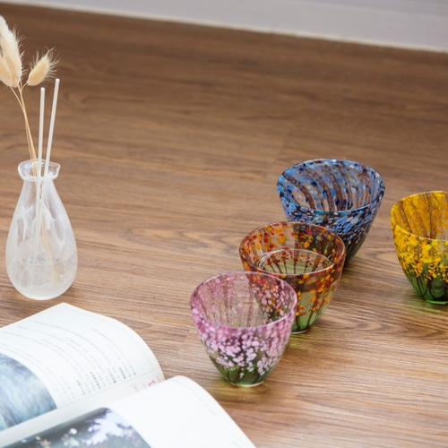 【ガラス工芸】台湾ガラス、文鎮、作品( 台湾島 )、作者( 李財旺 )、278g ガラス工芸】台湾ガラス、文鎮、作品( 台湾島 )、作者( 李財旺 )、278g