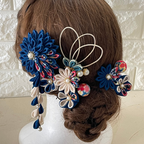 和 柄 ＊ダリア＊ブルー(青紺)＊生成❁振袖 髪飾り【つまみ細工】結婚