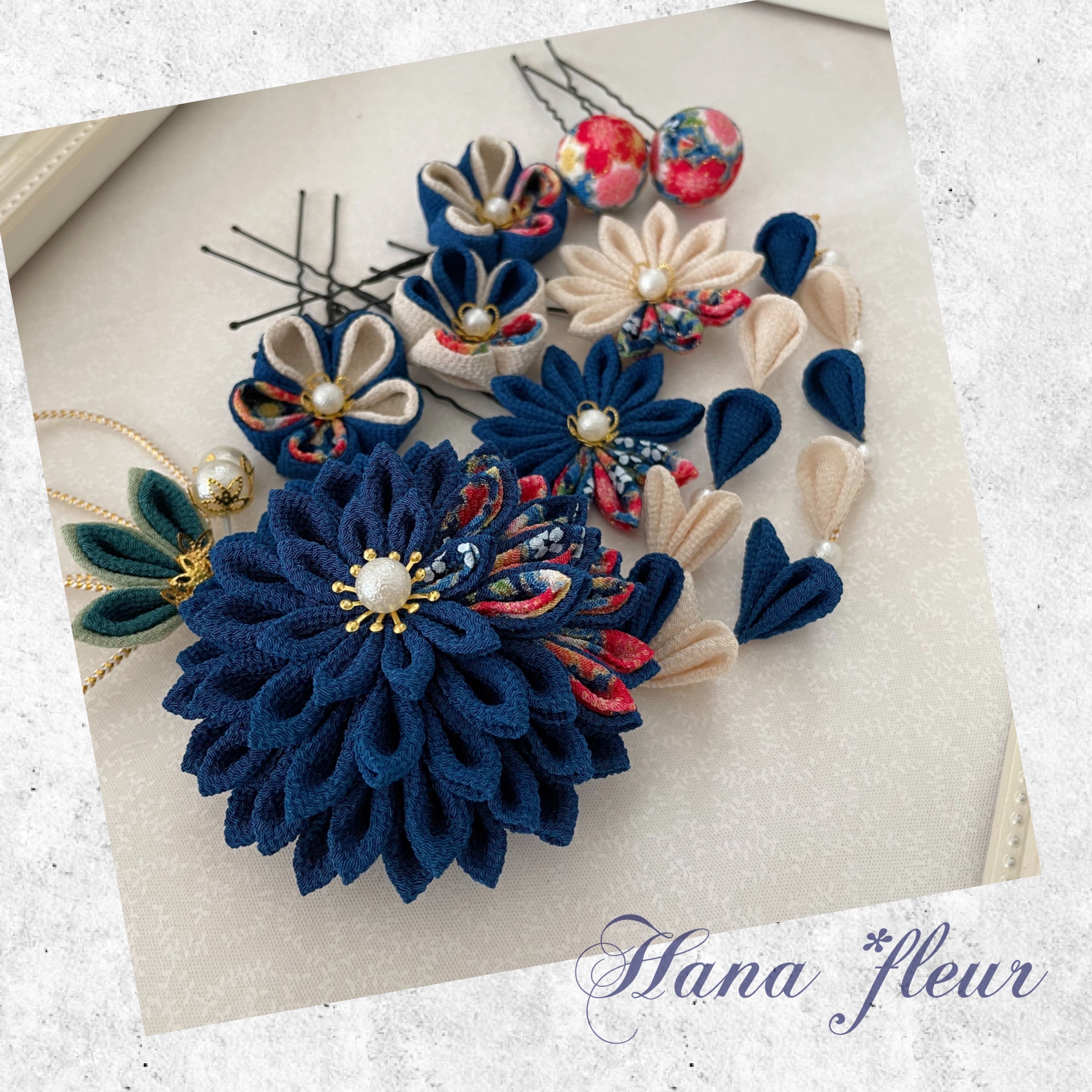 和 柄 ＊ダリア＊ブルー(青紺)＊生成❁振袖 髪飾り【つまみ細工】結婚式・成人式・卒業式