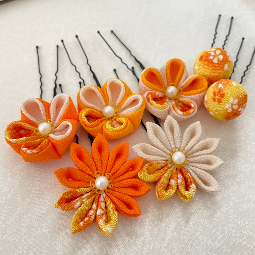 和 柄 ＊小花＊オレンジ(橙)＊生成❁振袖 髪飾り【つまみ細工