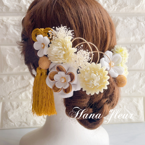 白＊金 八重の花*マム つまみ細工 髪飾り 成人式 ヘッドドレス