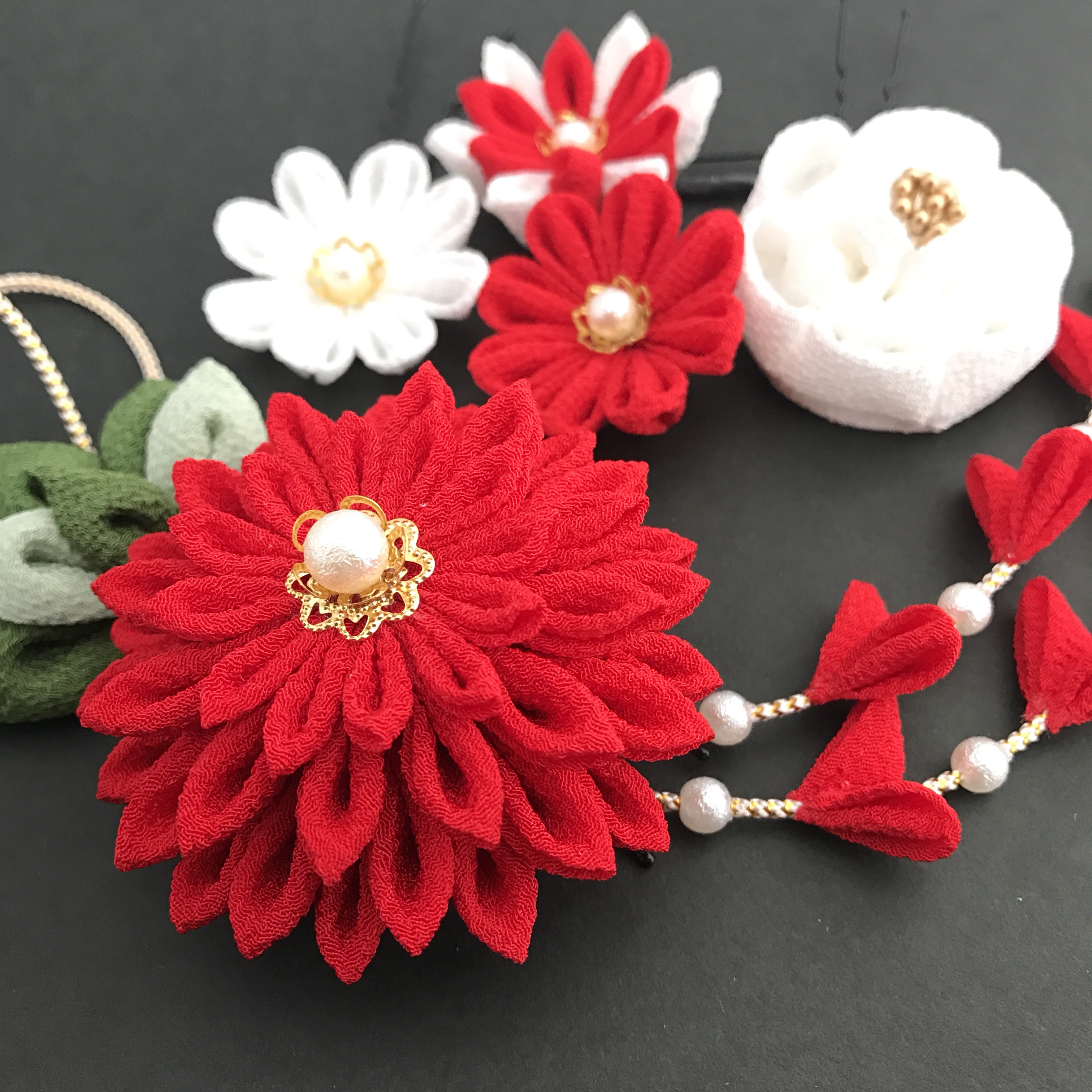 あか＊しろ❁着物・振袖　髪飾り【つまみ細工】結婚式・成人式・卒業式