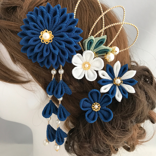 青紺＊白❁振袖髪飾り【つまみ細工】結婚式・成人式・卒業式 かんざし
