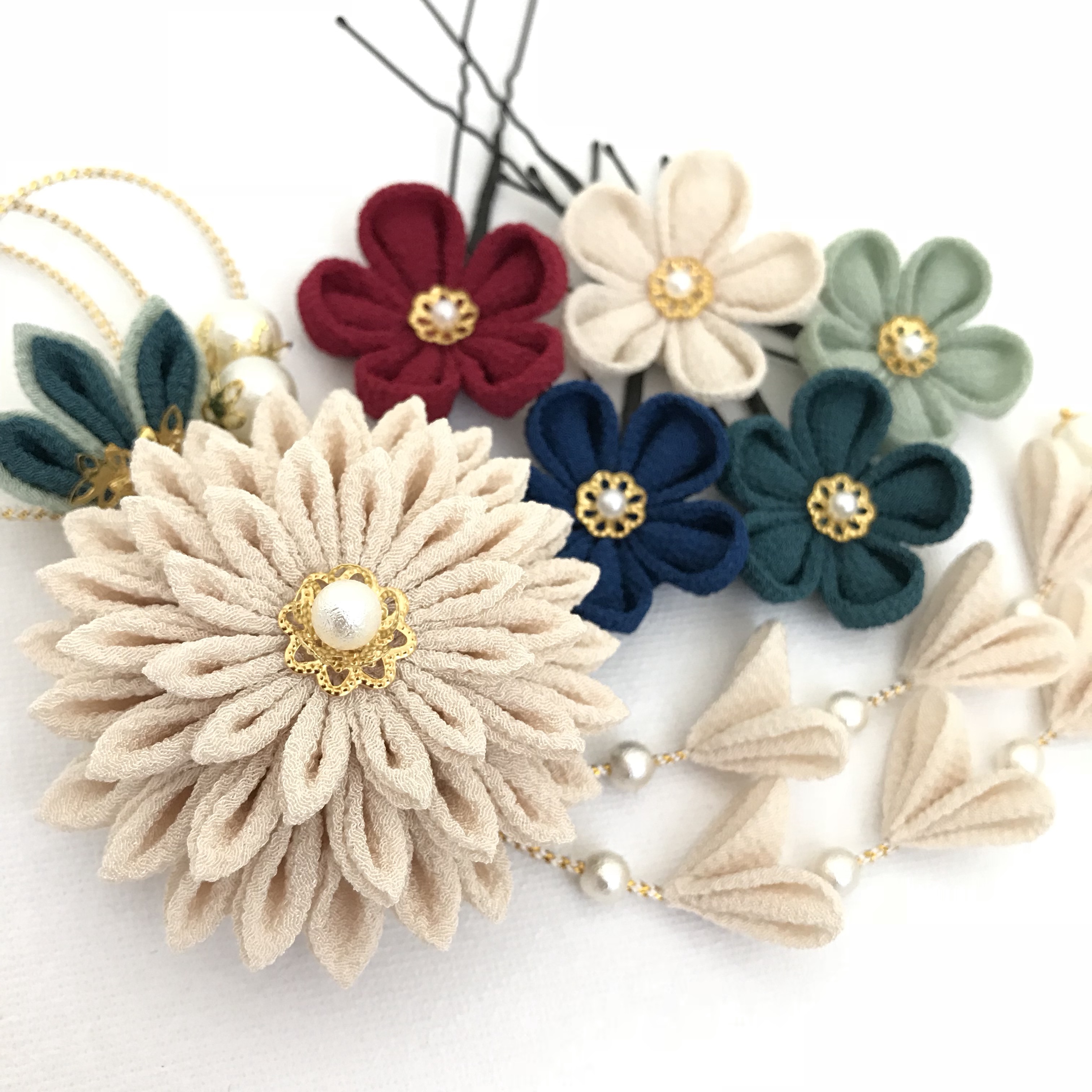 生成＊青紺＊ぼたん❁着物・振袖　髪飾り【つまみ細工】結婚式・成人式・卒業式