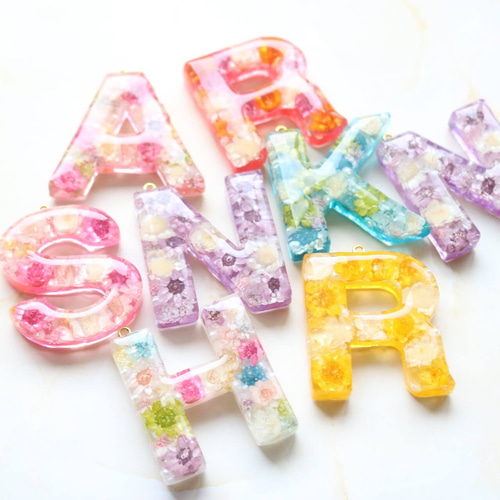 お花畑❁❁お花がいっぱい♡イニシャルレジンキーホルダー yellow ver