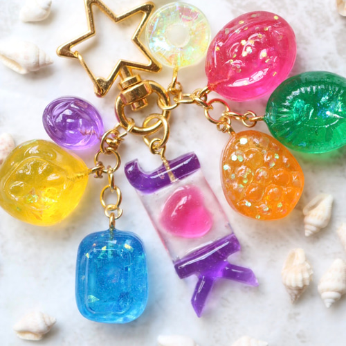 カラフルドロップレジンキーホルダー キーホルダー fleuragemaity 通販