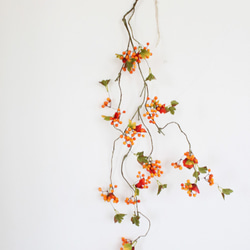 「送料無料」サンキライ（オレンジ）のハンギングリース（壁掛け） 秋リース ハロウィン 5枚目の画像