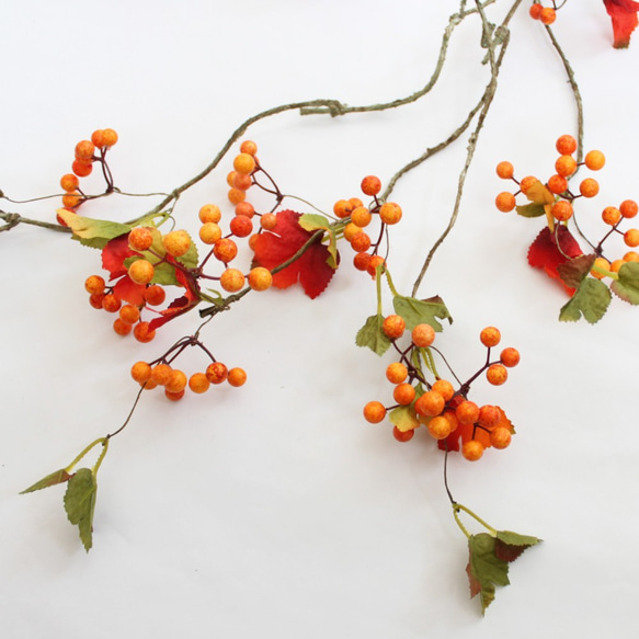 「送料無料」サンキライ（オレンジ）のハンギングリース（壁掛け） 秋リース ハロウィン 2枚目の画像