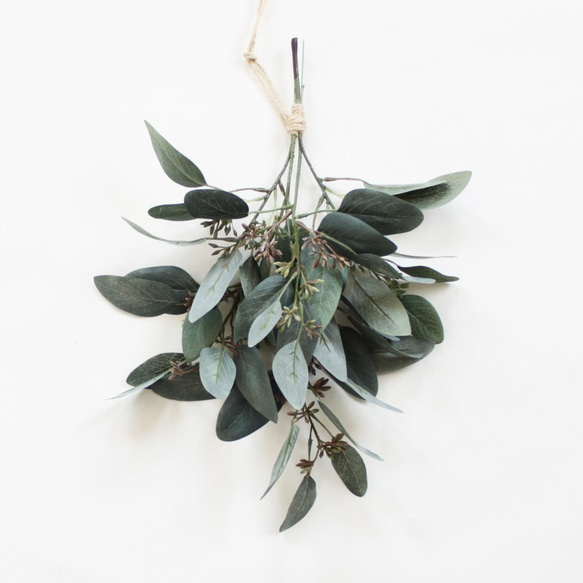 「送料無料」細葉ユーカリ ミニスワッグリース 壁掛け ハンギングリース（アーティフィシャルフラワー） 2枚目の画像
