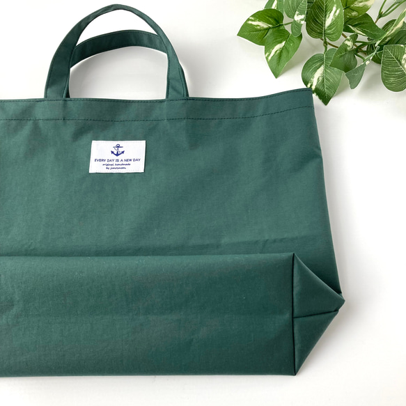 プチトートバッグ（深緑）　防水ナイロンでとっても軽くて使いやすい♪プールバッグや保育園バッグに　深緑 6枚目の画像