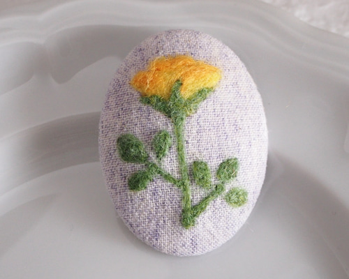 羊毛フェルト 羊毛絵画『白つめ草の咲く草原』ハンドメイド