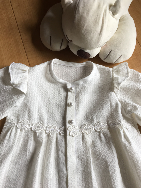 白いベビードレス(新生児用) 2枚目の画像