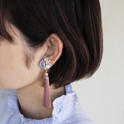 SWAROVSKI® & TASSEL EARRINGS　-SMOKE PINK- 3枚目の画像