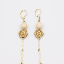 [定做] [FLOWER MASK CHAIN] BEIGE × MATTE WHITE BEADS 第4張的照片