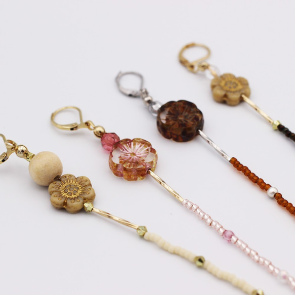 【FLOWER MASK CHAIN】 PINK × CLEAR GOLD BEADS 4枚目の画像