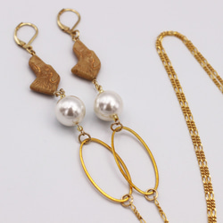 【DOG MASK CHAIN】BEIGE × GOLD × PEARL 1枚目の画像