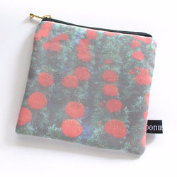 SMALL POUCH （ ROUND FLOWERS ）-RED　オリジナルテキスタイルのポーチ 2枚目の画像