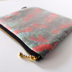 SMALL POUCH （ ROUND FLOWERS ）-RED　オリジナルテキスタイルのポーチ 3枚目の画像