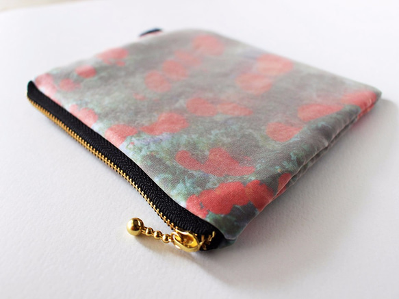 SMALL POUCH （ ROUND FLOWERS ）-RED　オリジナルテキスタイルのポーチ 3枚目の画像