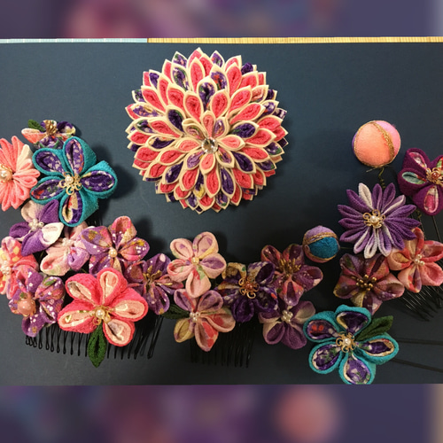 ☆1月末完成、再販受付中・在庫なし☆つまみ細工オーダー髪飾り☆成人  