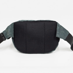Argali 超輕防潑水 實用簡約 腰包 肩背包 斜背包 Shoulder Bag 迷彩綠色 第4張的照片