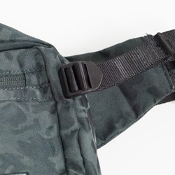 Argali 超輕防潑水 實用簡約 腰包 肩背包 斜背包 Shoulder Bag 迷彩綠色 第6張的照片