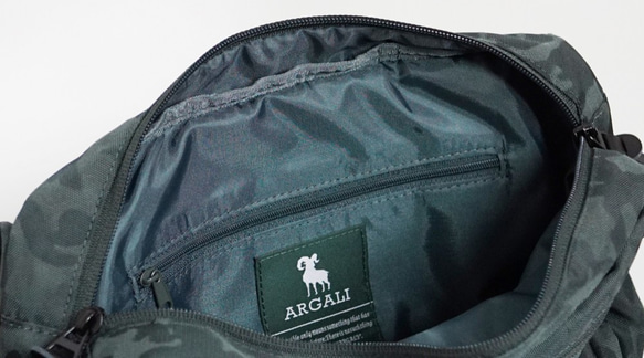 Argali 超輕防潑水 實用簡約 腰包 肩背包 斜背包 Shoulder Bag 迷彩綠色 第8張的照片