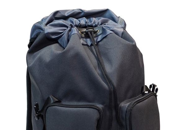 Argali 真皮後背包 實用分類 旅遊 防潑水 雙肩 大容量 耐磨 耐扯 尼龍 Racoon Backpack 淺灰色 第5張的照片