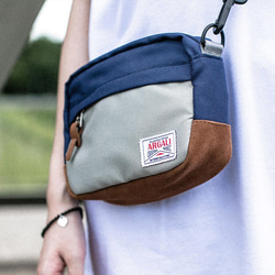 Argali shoulder bag 真皮 多用途 耐用 YKK拉鍊 2way 單肩包 肩背包 斜背包 腰包 藍灰 第5張的照片