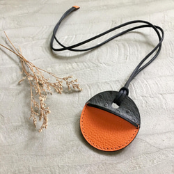 KAKU皮革設計 gogoro鑰匙皮套訂製 鐵灰鴕鳥紋+橘色荔枝紋 第1張的照片