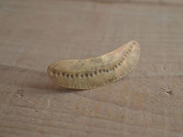 真鍮のピンバッチ 1枚目の画像