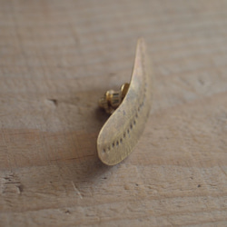 真鍮のピンバッチ 2枚目の画像