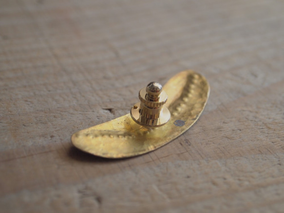 真鍮のピンバッチ 3枚目の画像