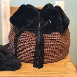 フェイクファー巾着バッグ✴︎ファーバッグ✴︎秋冬バッグ 2枚目の画像