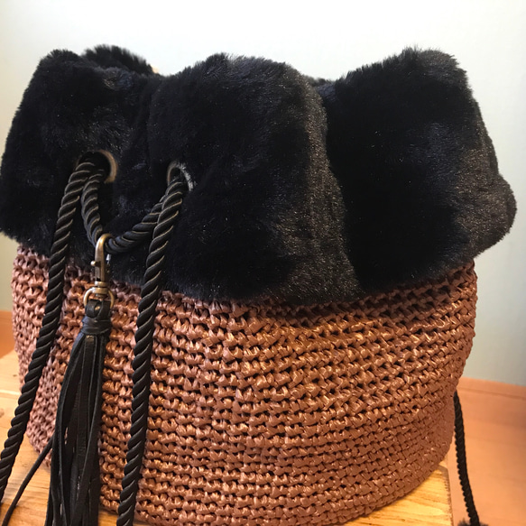 フェイクファー巾着バッグ✴︎ファーバッグ✴︎秋冬バッグ 5枚目の画像