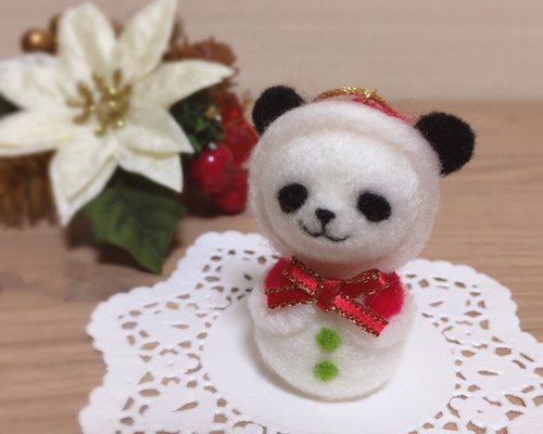 みみ 羊毛フェルト 作品 赤ちゃんパンダの冬のお散歩 受注製作】まゆパンダの赤ちゃん-薄目orぱっちりおめめ- 羊毛フェルト