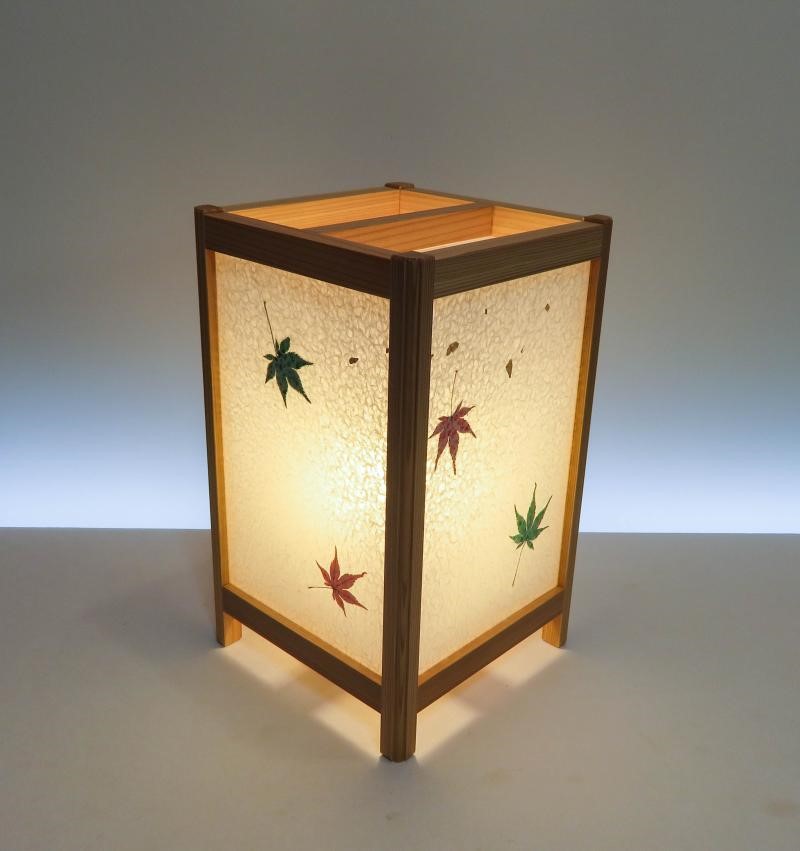 【美品】行灯　角行灯　和風　天然木　置物　インテリア　工芸品　美術品　A2862