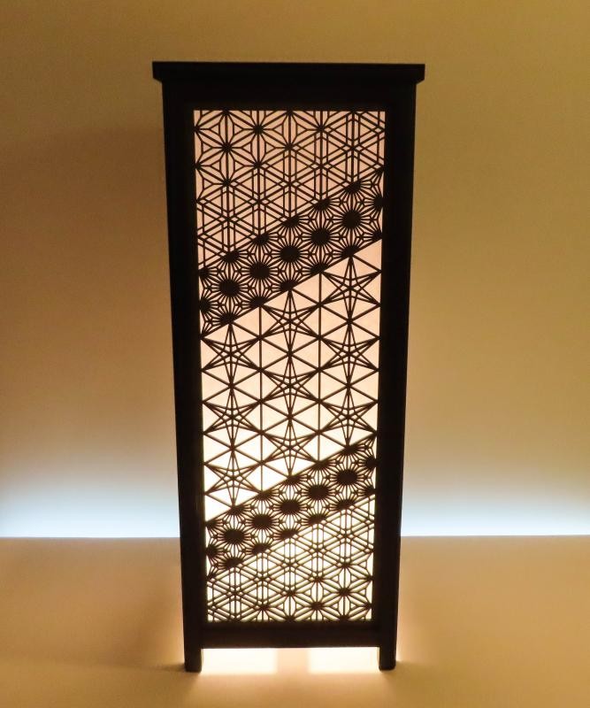 和風照明　LAD-1873　レーザー行灯「趣」Ｌサイズ　 竜胆と八重麻の葉組子デザイン  和紙貼り　LED電球付き