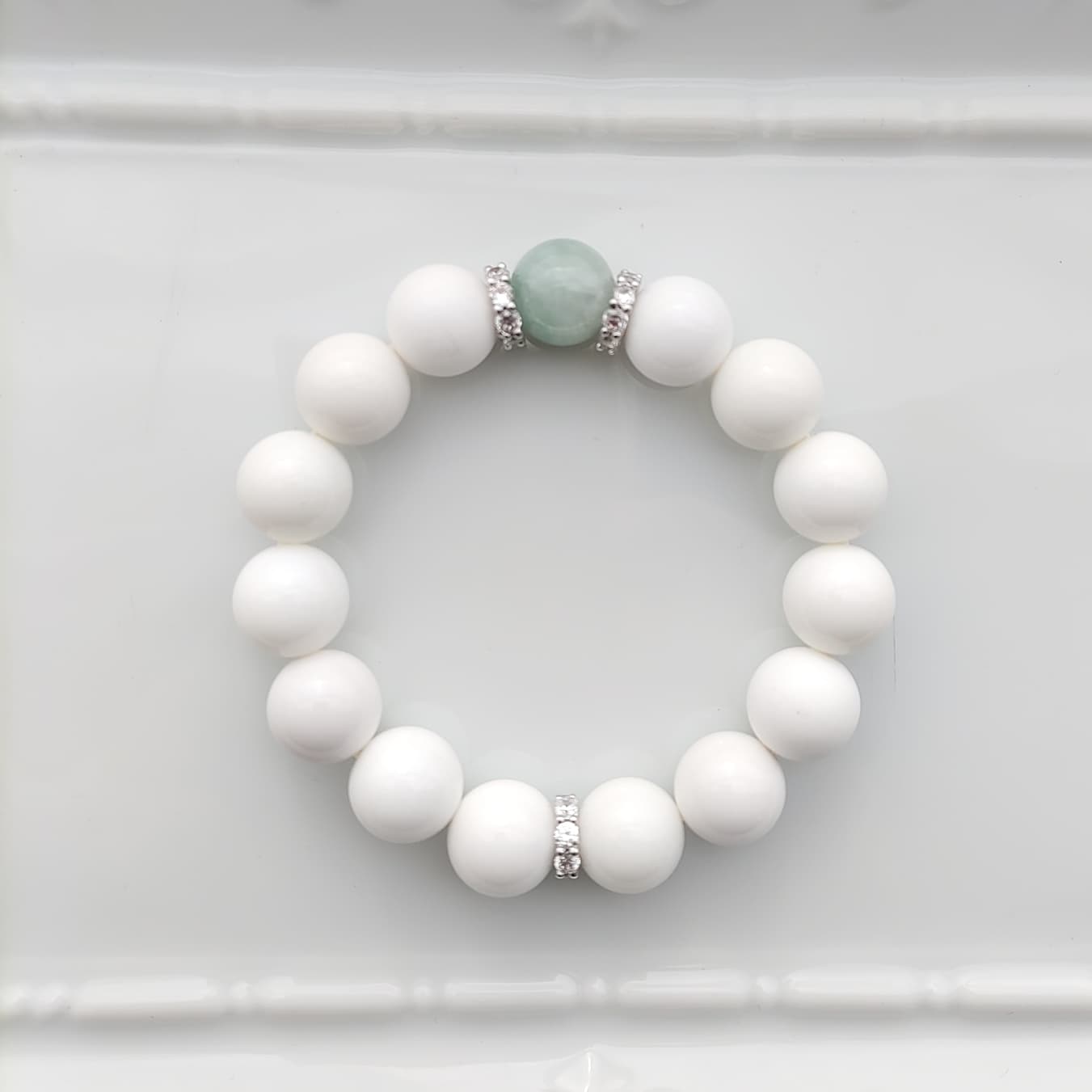 ホワイトオニキスと翡翠のブレスレット