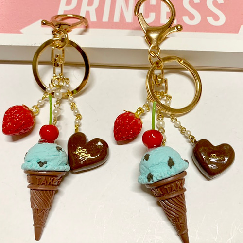 チョコクランチアイスさんキーホルダー(チョコミント