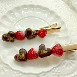 チョコとイチゴのヘアクリップ（送料込み） 1枚目の画像