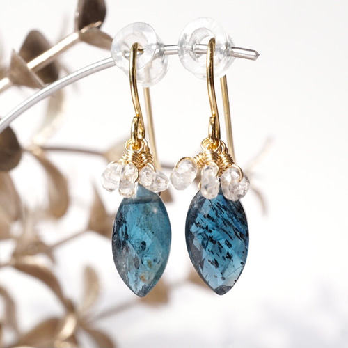 ma-9】ピアス カイヤナイト、スピネル