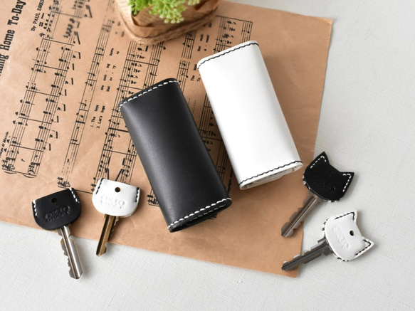 《特集掲載》【名入れ】肉球模様のペアキーケース【3色選択】＆猫(または肉球)キーカバー ※袋ラッピング無料 15枚目の画像