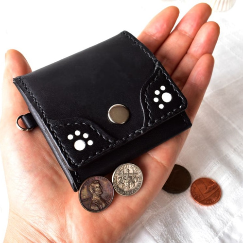 受注制作】革も糸も選べる！肉球が招く♪コインケース【名入れ可】小銭 