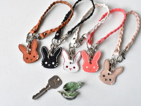 【うさぎ】キーカバー＆革ロープ＆ナスカン付【5色選択・還暦祝】バックチャーム ※袋ラッピング無料 7枚目の画像