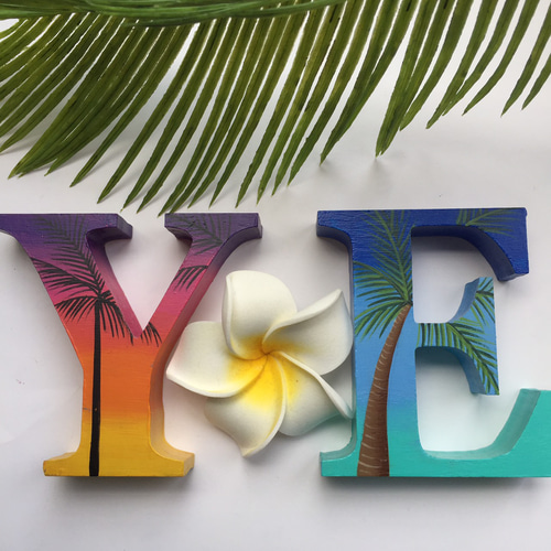 ハワイ　限定品　貝殻装飾の文字オブジェ　LOVE 海が好き #夏婚 #イニシャルオブジェ#アルファベットオブジェ #出産