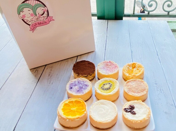 お歳暮にも♡かわいいが詰まった手のひらチーズケーキ9個入り"Lilmiss Cheese!!" ギフト　おせち2022 1枚目の画像