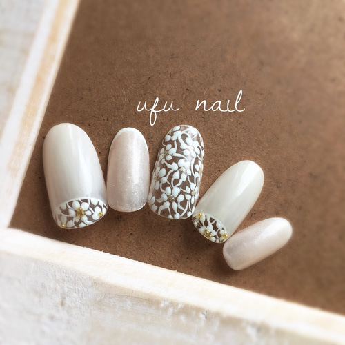 まっしろな細フレンチ×レースネイル♡ホワイト／結婚式／ブライダル  